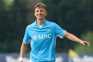 记者：沃尔夫斯堡与林德斯特伦达口头协议，正与那不勒斯深入谈判